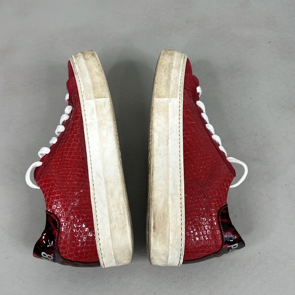 P448 Snake Embossed Patent Leather Thea Low Top Lace Up Textured Sneakers - Picture 5 of 10